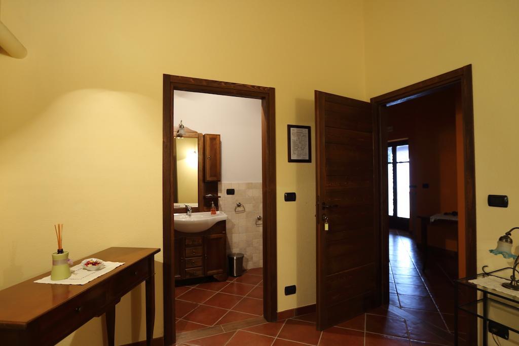 Ostana Agriturismo A Nostro Mizoun חדר תמונה
