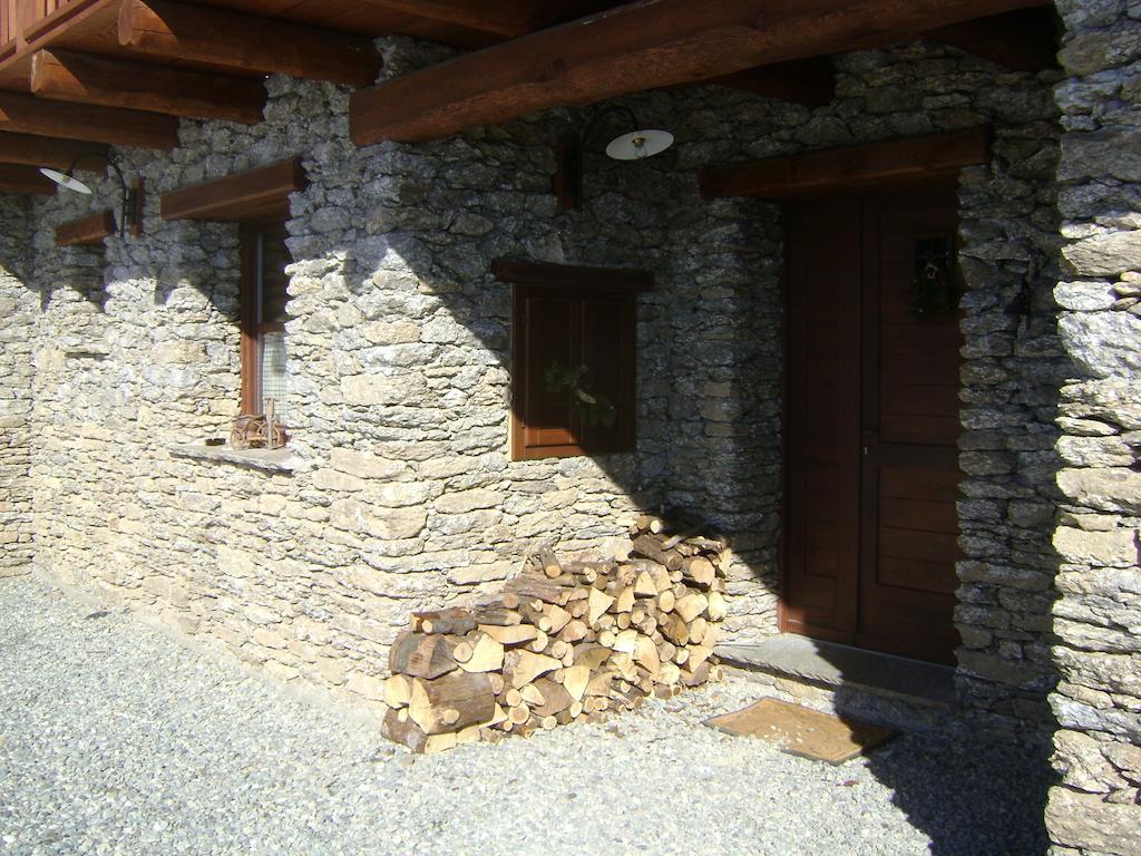 Ostana Agriturismo A Nostro Mizoun מראה חיצוני תמונה