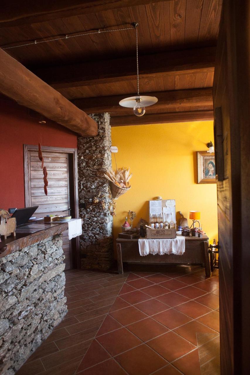 Ostana Agriturismo A Nostro Mizoun מראה חיצוני תמונה